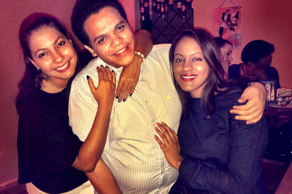 My best friends from high school, Steisy (left) & Nathalie (right) 